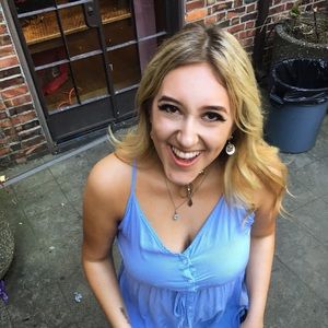 Meet your Posher, Emily